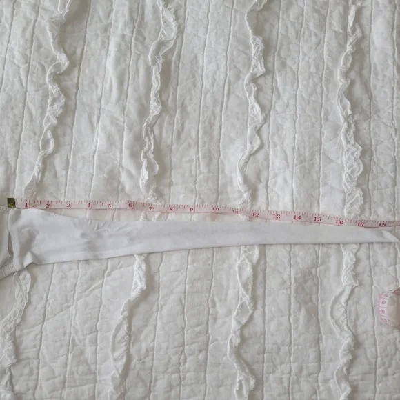 BECCA High Neck Crochet Floral Lace Bikini Top L EUC White Halter - Picture 10 of 10